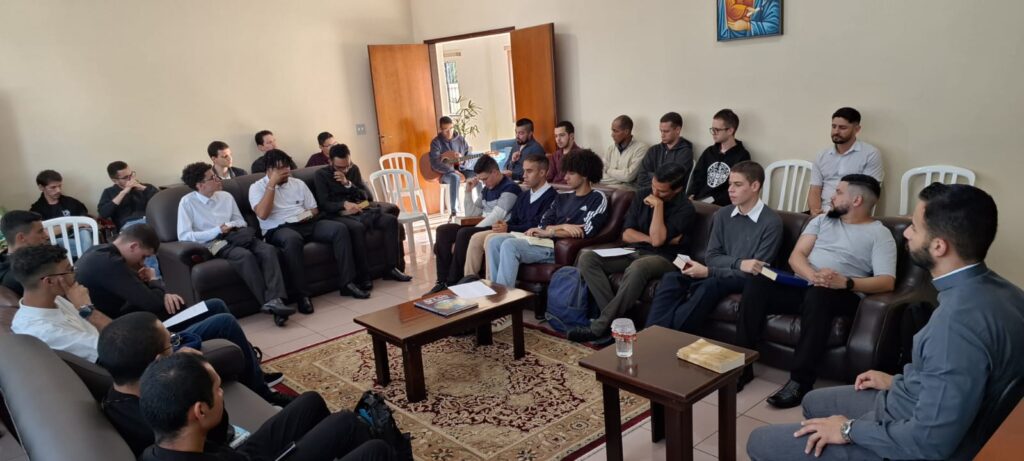 31 jovens participam do encontro vocacional arquidiocesano - Jornal O São Paulo