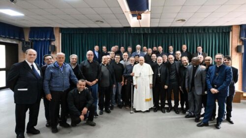 Papa visita paróquia na periferia de Roma: em Santo Enrico, o encontro com 35 párocos - Jornal O São Paulo