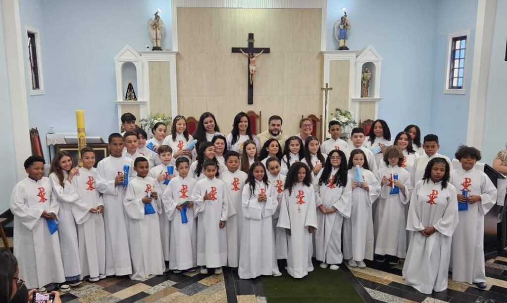 1ª Eucaristia, CRP e crismas mobilizam fiéis e clérigos na Região Lapa - Jornal O São Paulo