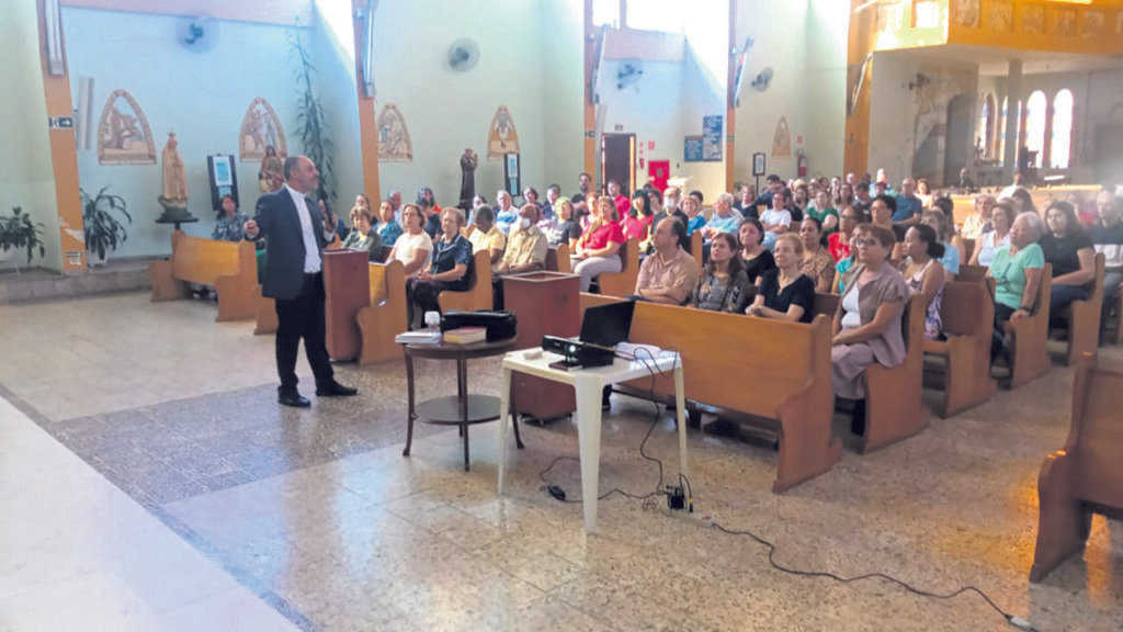 Dom Ângelo preside Crismas e festas patronais em paróquias do Ipiranga - Jornal O São Paulo