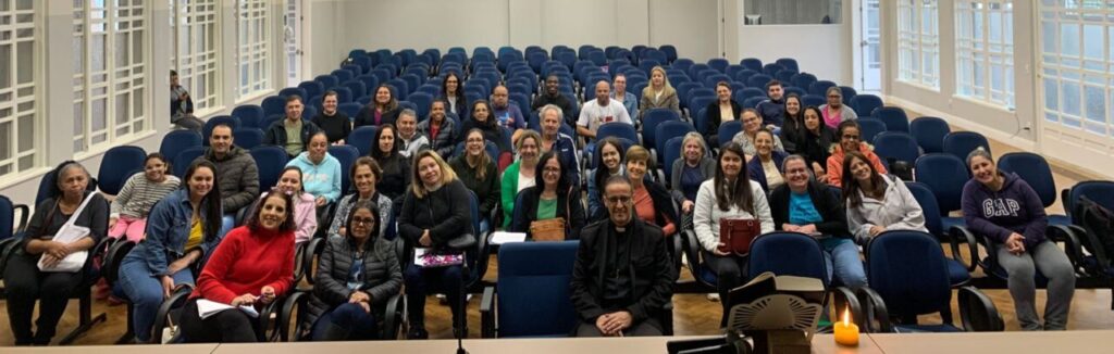 Dom Ângelo Mezzari, RCJ, preside crismas e festa de padroeira em paróquias - Jornal O São Paulo