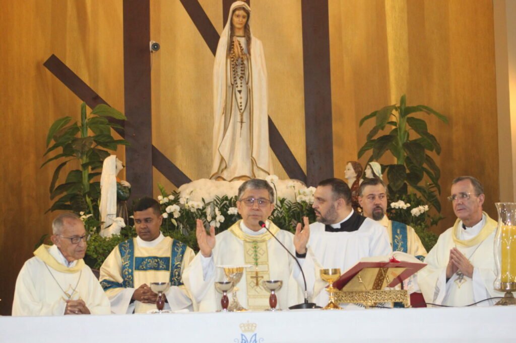 Fiéis e clérigos participam da missa de apresentação de Dom Edilson Silva na Região Lapa - Jornal O São Paulo