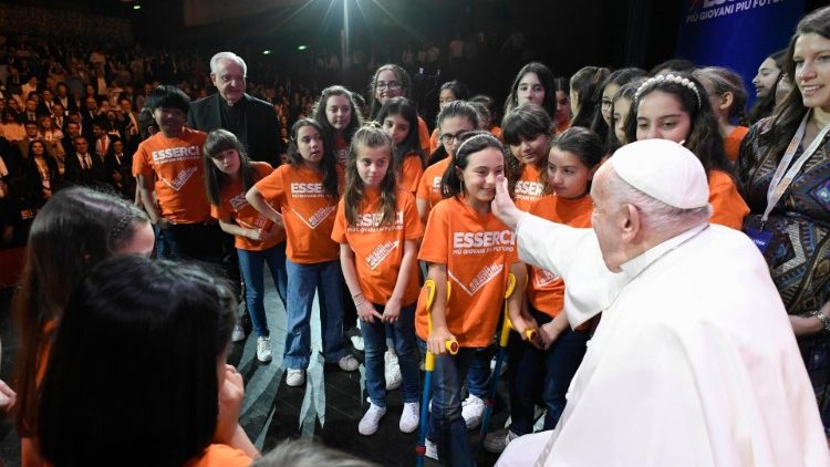 Papa Francisco: filhos que nascem são esperança em um mundo egoísta - Jornal O São Paulo