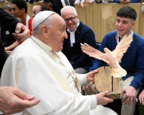 Papa: é preciso apoiar os jovens frágeis, o abandono educacional é uma tragédia - Jornal O São Paulo