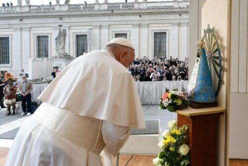 Francisco: invoquemos a intercessão de Maria pela paz no mundo - Jornal O São Paulo