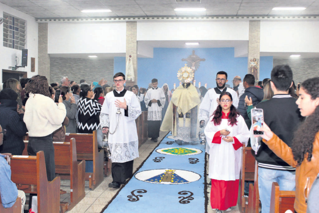 Corpus Christi mobiliza fiéis em diferentes paróquias na Brasilândia - Jornal O São Paulo