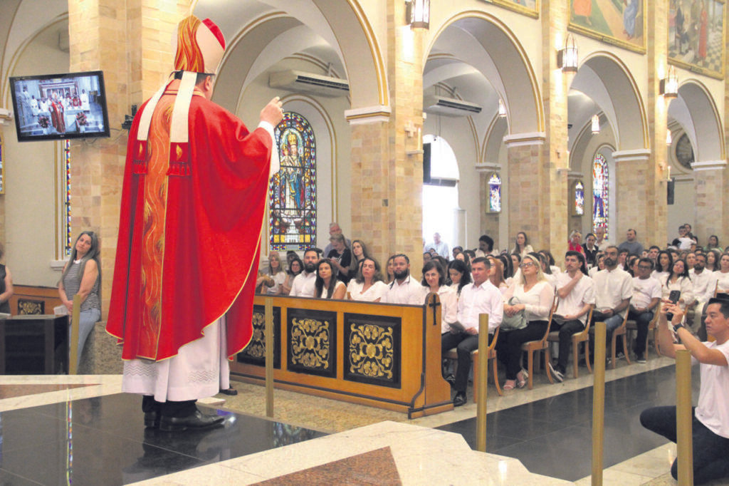 Dom Ângelo preside Crismas e ordenações diaconais - Jornal O São Paulo