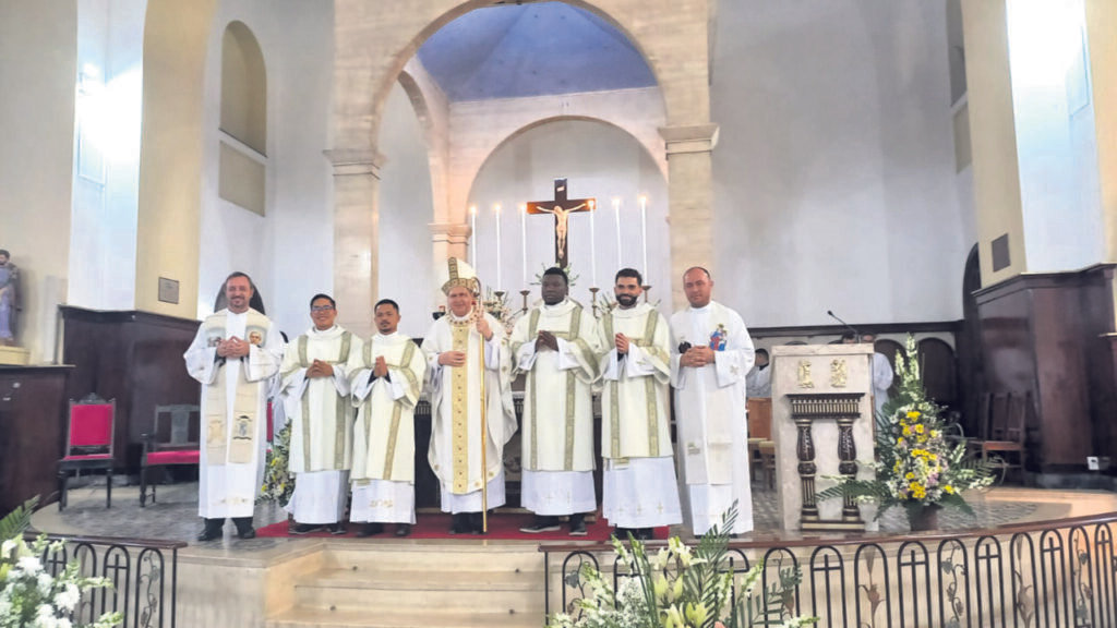 Dom Ângelo preside Crismas e ordenações diaconais - Jornal O São Paulo