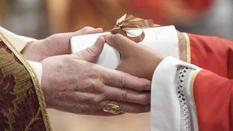 O Papa entregará o Pálio a 42 arcebispos, dentre os quais 5 brasileiros - Jornal O São Paulo