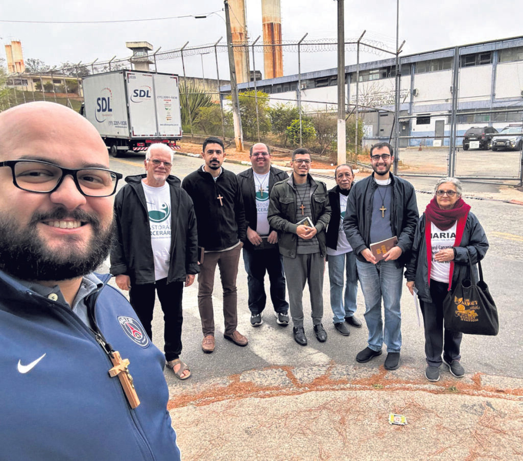 Seminaristas partem em missão para anunciar o Evangelho de Cristo a toda a cidade - Jornal O São Paulo