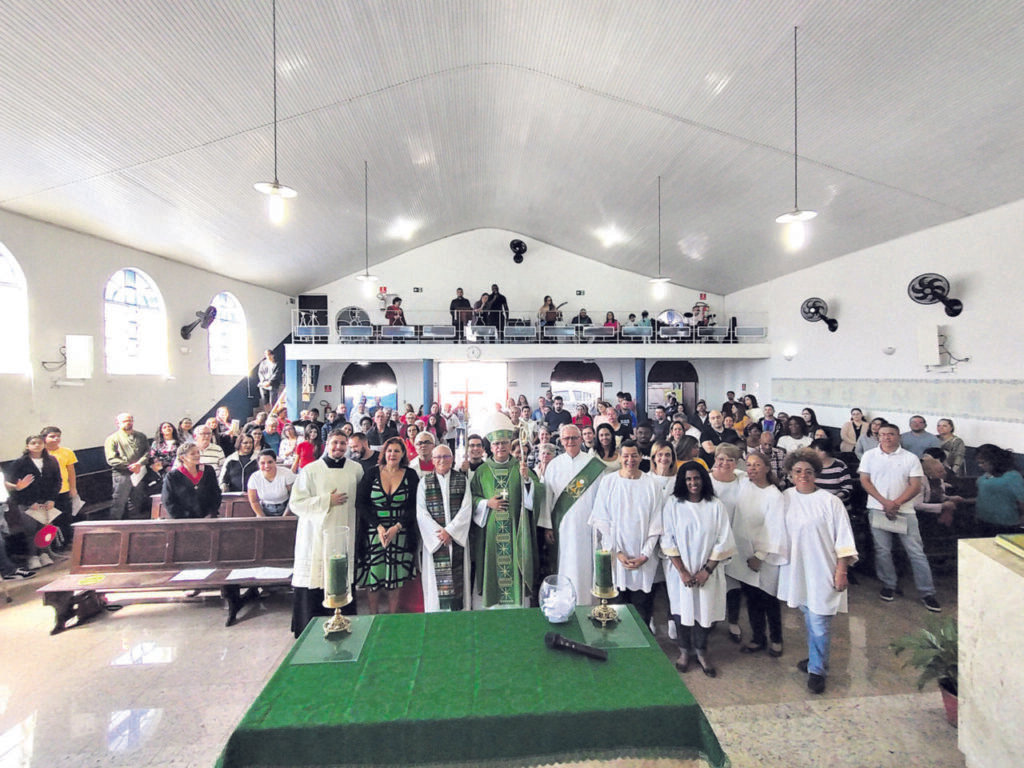 Dom Carlos Silva faz visita pastoral à Paróquia Nossa Senhora das Graças - Jornal O São Paulo
