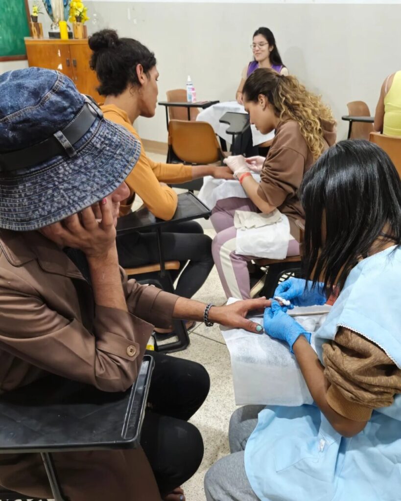 Na Sé, fiéis celebram padroeiros e realizam ações solidárias - Jornal O São Paulo