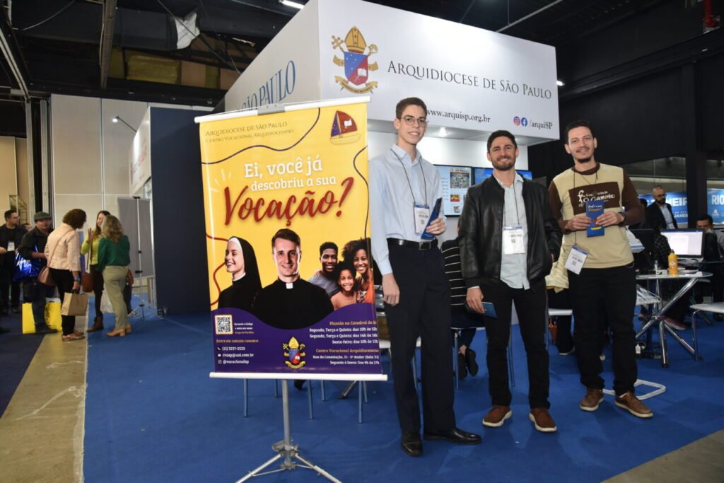 Estande da Arquidiocese recebe autoridades e personalidades na ExpoCatólica - Jornal O São Paulo