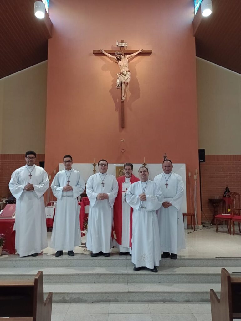 Seminaristas partem em missão para anunciar o Evangelho de Cristo a toda a cidade - Jornal O São Paulo