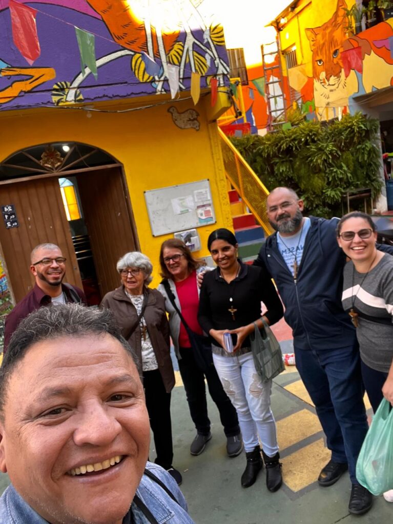 Seminaristas partem em missão para anunciar o Evangelho de Cristo a toda a cidade - Jornal O São Paulo