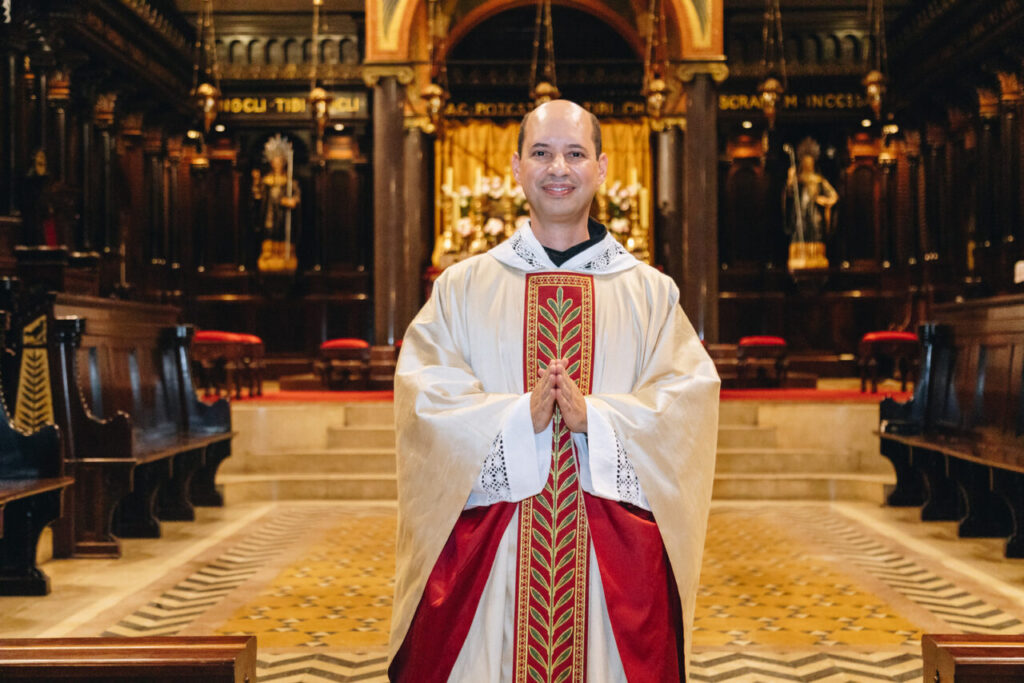Cardeal Scherer preside a ordenação presbiteral de 2 monges beneditinos - Jornal O São Paulo