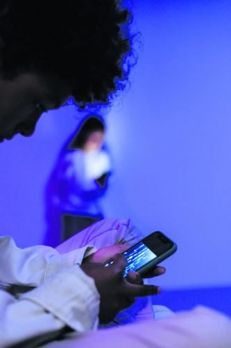 Os riscos das telas e o caminho do meio - Jornal O São Paulo