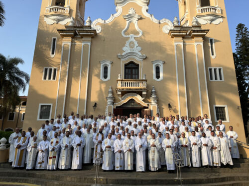 Clero renova compromisso com o anúncio do Evangelho, a santificação do povo e o testemunho da caridade - Jornal O São Paulo