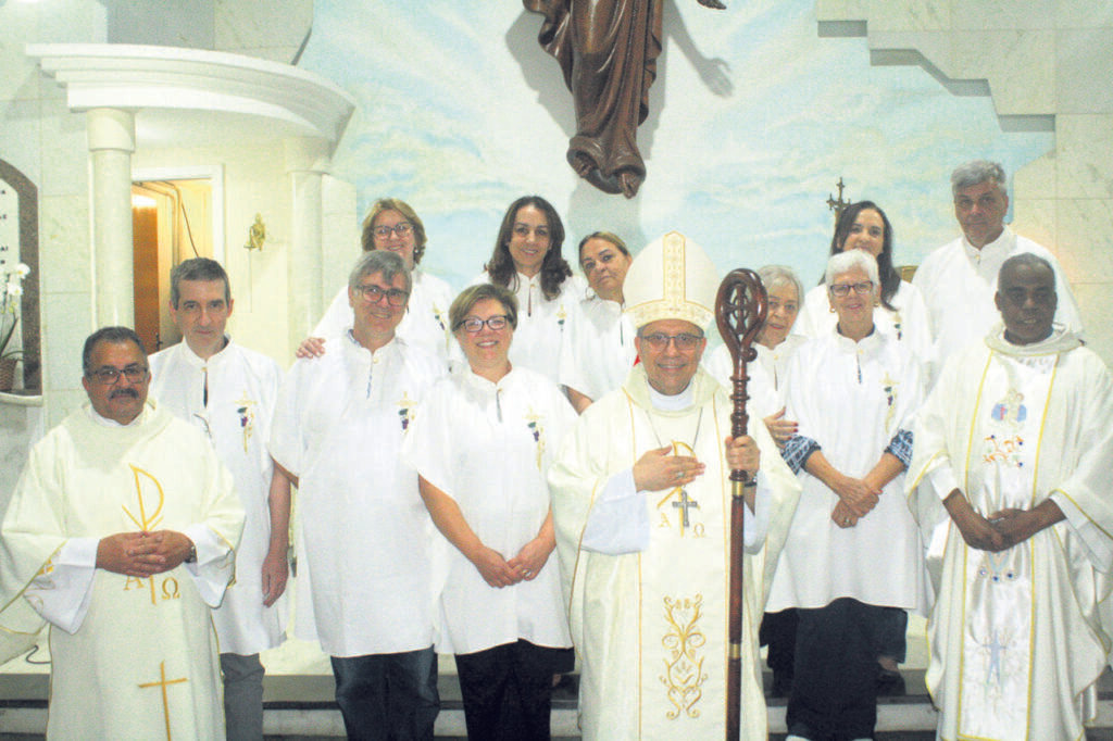 Lapa: Dom Edilson realiza a investidura de 10 ministros extraordinários da Eucaristia - Jornal O São Paulo