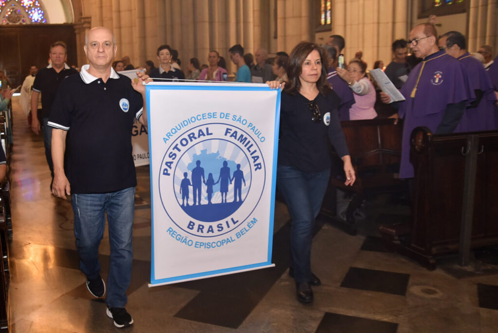Dom Rogério Augusto das Neves enfatiza que a família é ambiente de oração e de mútuo cuidado - Jornal O São Paulo