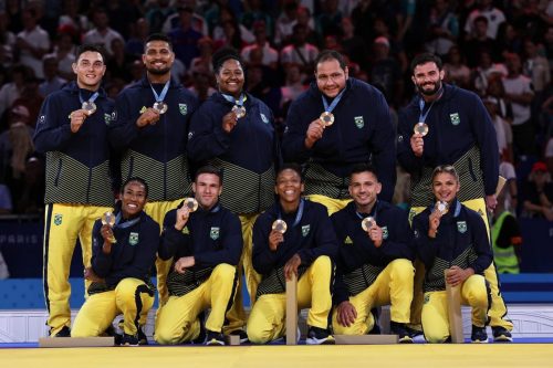 Brasil conquista o bronze por equipes e termina a olimpíada com 4 medalhas no judô - Jornal O São Paulo