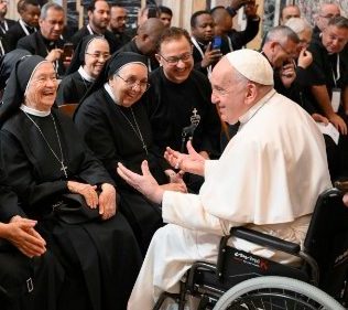 O Papa aos religiosos: não descartem, mas acolham, abracem a todos - Jornal O São Paulo