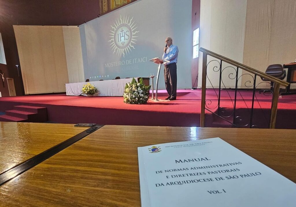 Clero renova compromisso com o anúncio do Evangelho, a santificação do povo e o testemunho da caridade - Jornal O São Paulo