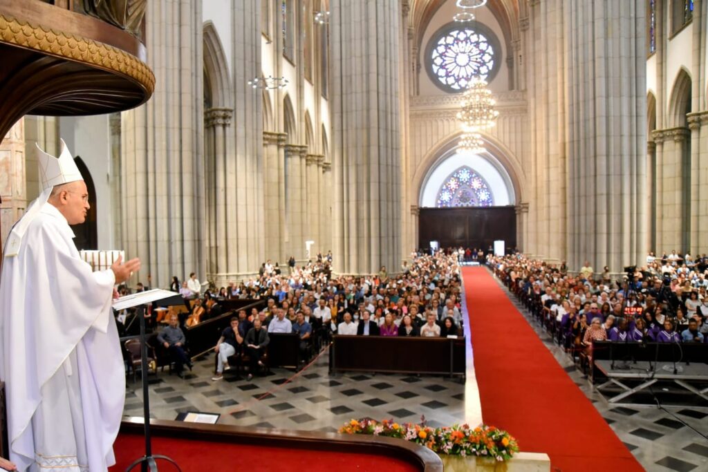 Cardeal Tolentino preside missa da solenidade da Assunção de Nossa Senhora na Catedral da Sé - Jornal O São Paulo
