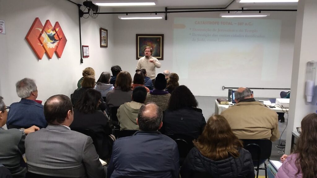 Crisma e estudos bíblicos são destaque no Ipiranga - Jornal O São Paulo