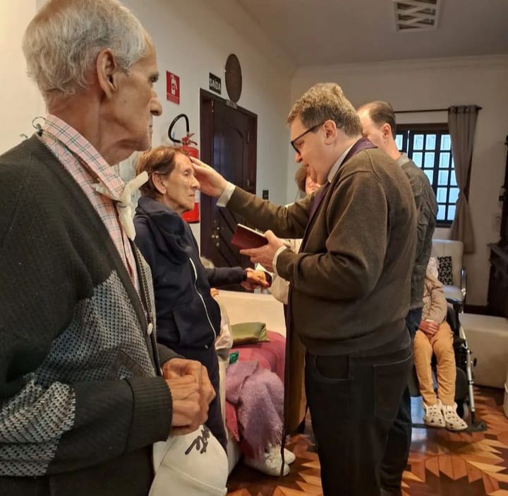 Dom Ângelo faz visita pastoral à Paróquia Nossa Senhora da Saúde - Jornal O São Paulo