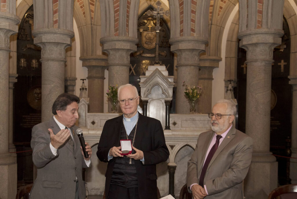 Catedral da Sé é homenageada pelo Instituto Histórico e Geográfico e pela Associação Comercial de São Paulo