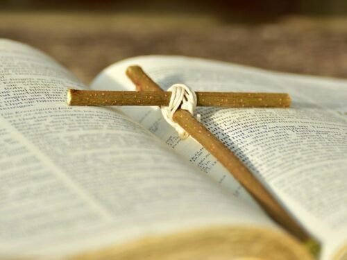 Angola: Primeiro evento sobre a Bíblia traz clareza aos jovens sobre equívocos da fé católica - Jornal O São Paulo