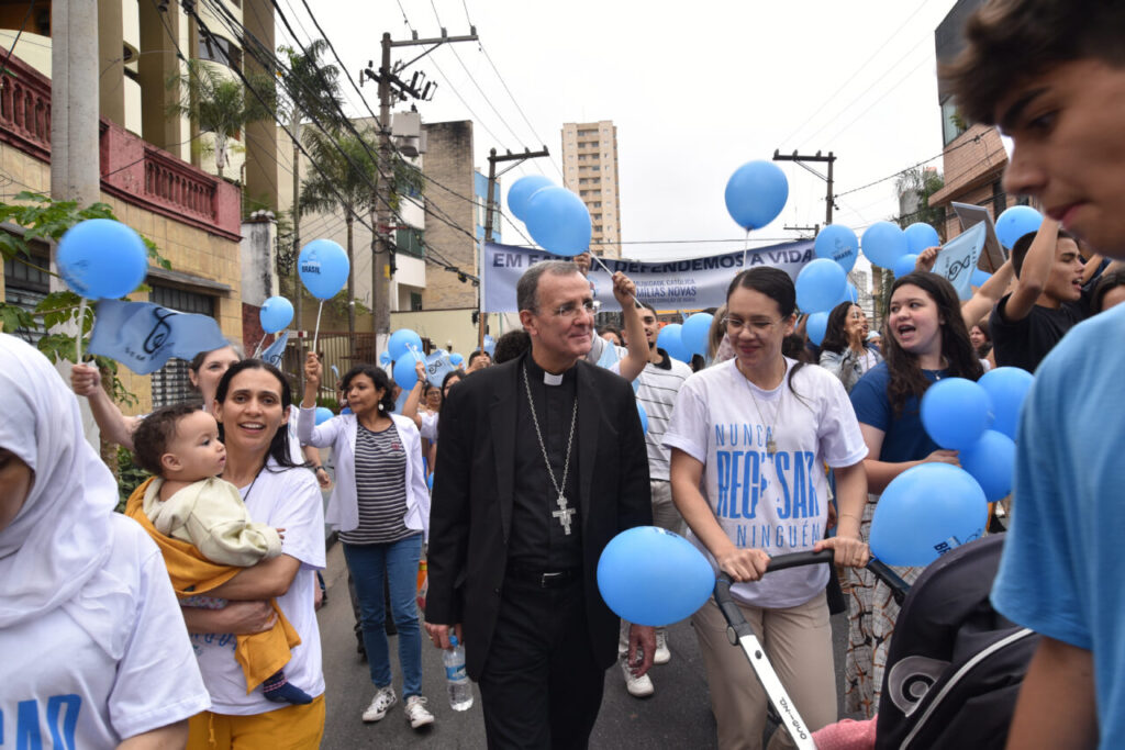 Em São Paulo, multidão de vozes ressoa pelas ruas da zona Norte em defesa da vida
