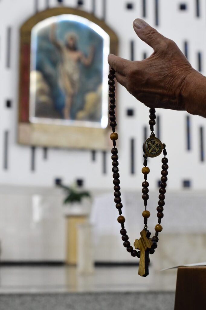 Pela paz, pela família e pela santificação de vida, reze o Rosário - Jornal O São Paulo