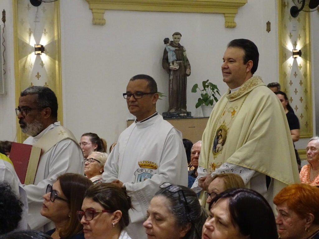 Missas votivas, formações e batizados acontecem em paróquias da Brasilândia - Jornal O São Paulo