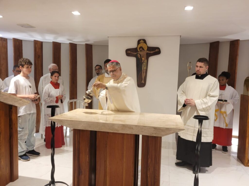 Dom Carlos Silva abençoa a capela da Comunidade São Judas Tadeu - Jornal O São Paulo