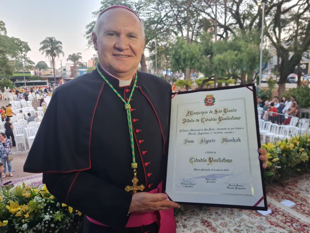 Dom Algacir, Bispo de São Miguel Paulista, recebe o Título de Cidadão Paulistano - Jornal O São Paulo