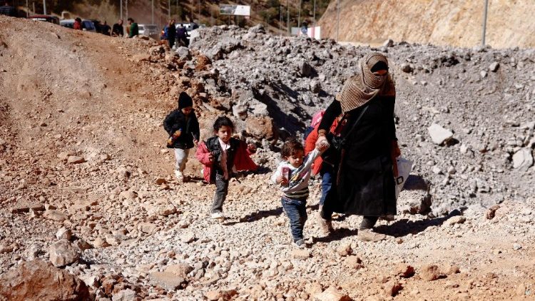 Angelus: caridade é olhar o próximo como fez Jesus, esmola não é beneficência - Jornal O São Paulo