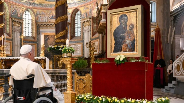 Papa em súplica a Nossa Senhora: ‘Tirai do nosso coração as armas da violência’ - Jornal O São Paulo