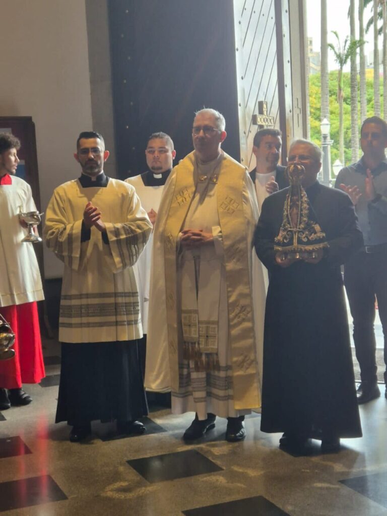 Projeto Tietê Esperança Aparecida leva a imagem peregrina da Virgem Maria à Catedral da Sé - Jornal O São Paulo