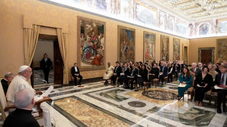 Papa: excluir pessoas com deficiência do mercado de trabalho é uma grave discriminação - Jornal O São Paulo