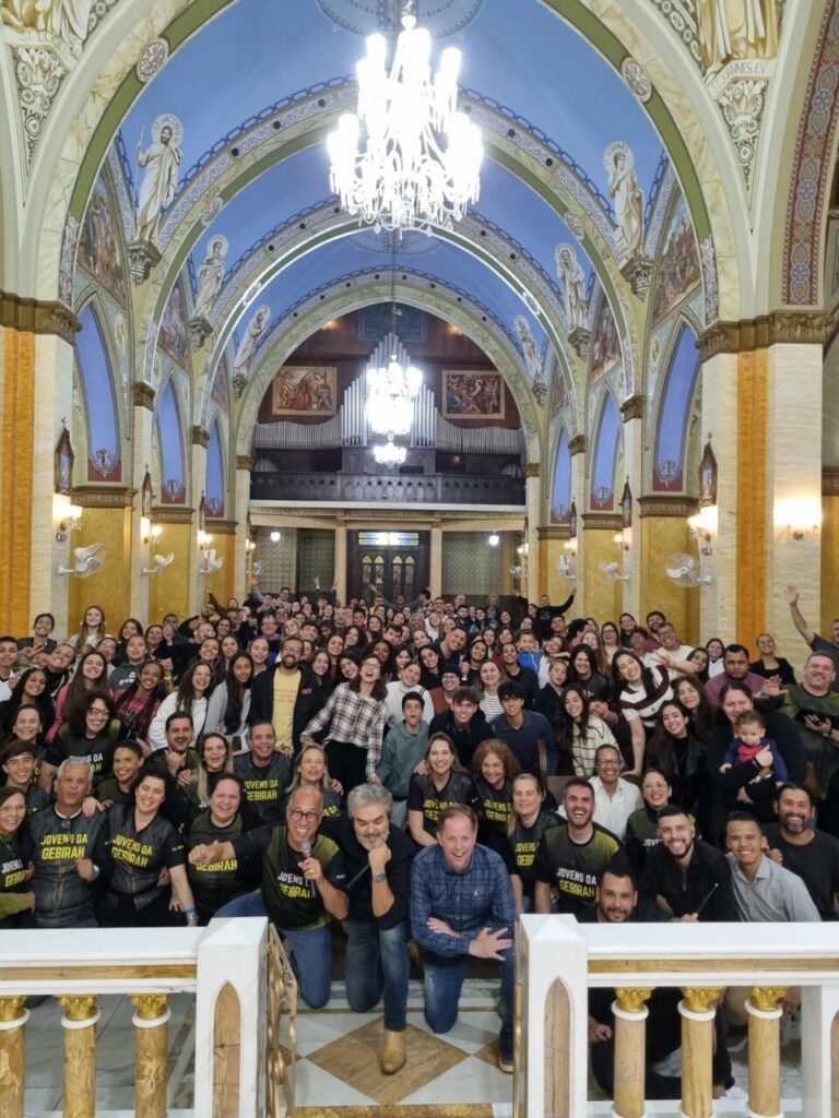 Dom Edilson preside missas com Crismas em paróquias da Lapa - Jornal O São Paulo