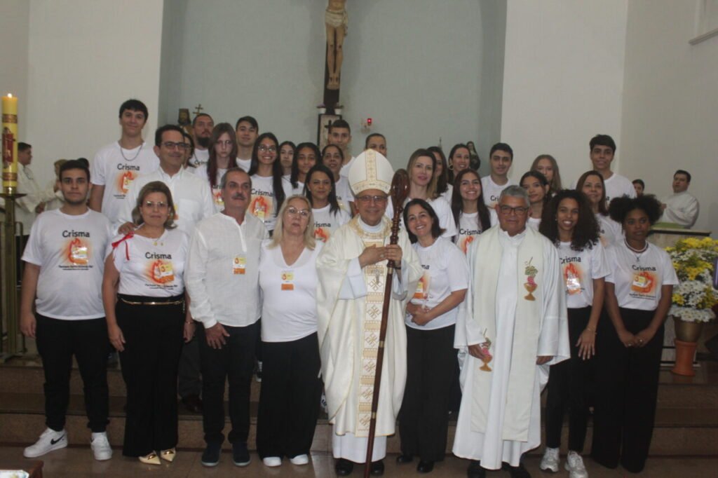 Lapa: Dom Edilson preside missas com Crisma e tem encontro com servidores do altar - Jornal O São Paulo