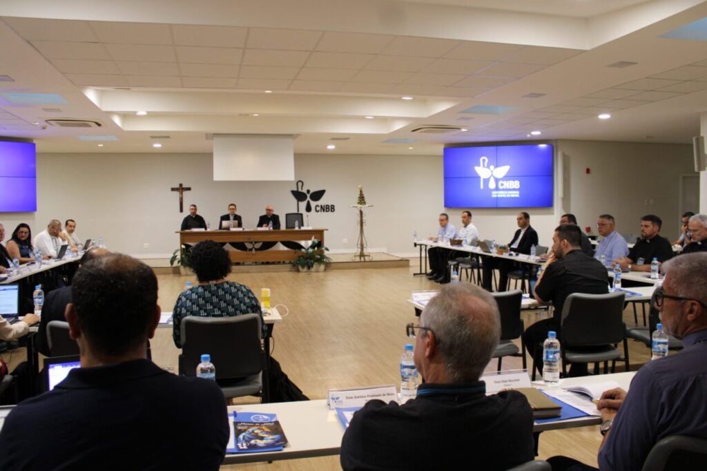 Bispos secretários e secretários-executivos dos 19 regionais buscam avançar em coesão organizacional em encontro anual - Jornal O São Paulo