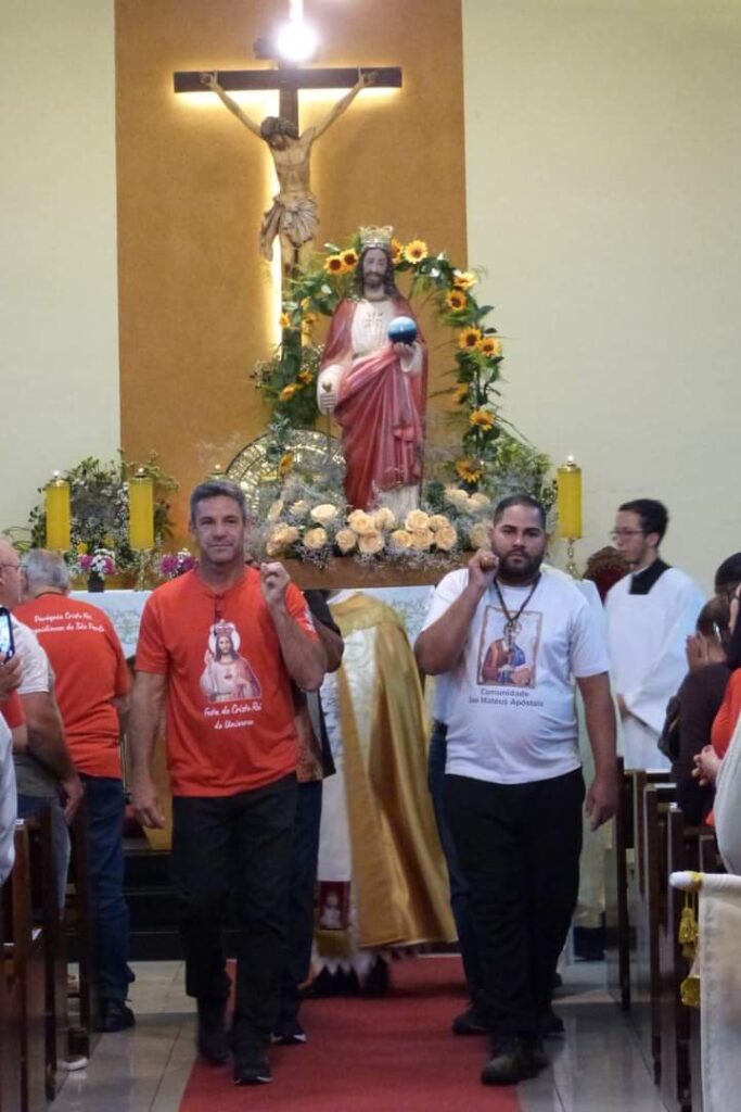 Dom Edilson participa de encontro com MESCs e preside crismas na Lapa - Jornal O São Paulo