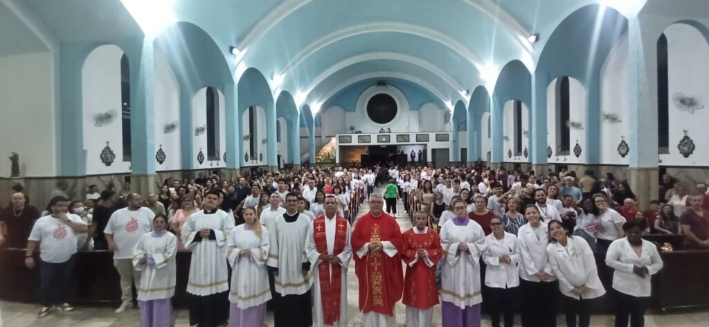 Santana: Crismas e investiduras de cerimoniários são destaques da semana - Jornal O São Paulo