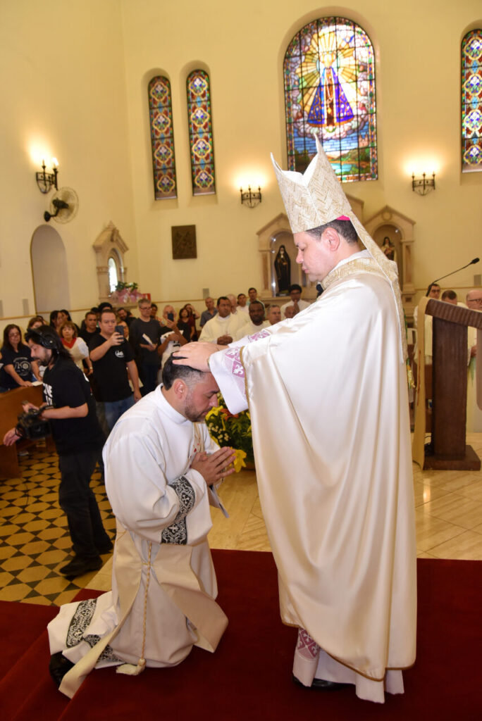 Diácono José Cícero recebe a ordenação presbiteral - Jornal O São Paulo