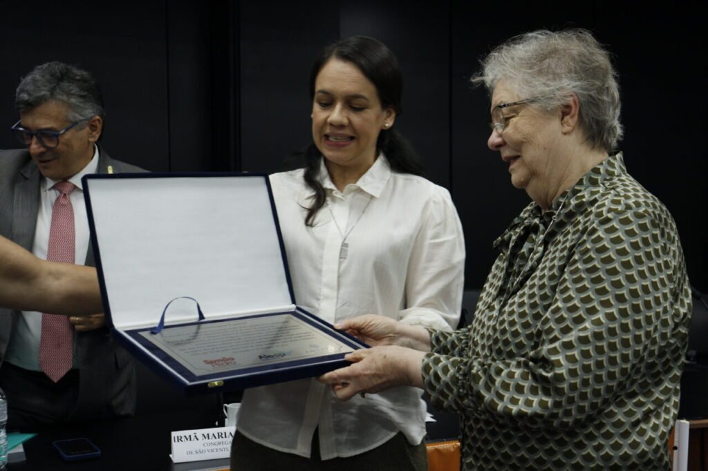 Amparo Maternal recebe homenagem na Alesp por seus 85 anos de acolhimento a toda vida - Jornal O São Paulo
