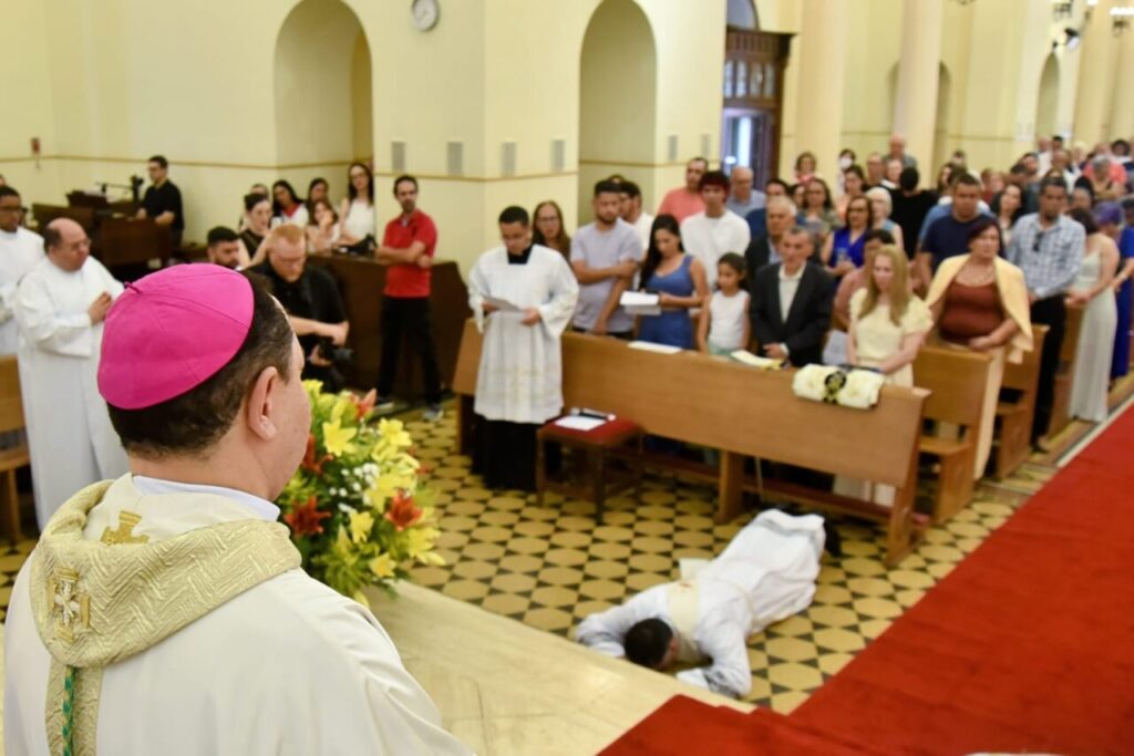 Diácono José Cícero recebe a ordenação presbiteral - Jornal O São Paulo