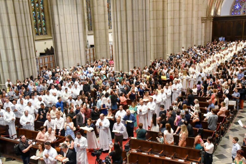 Ordenados diáconos para ‘estar a serviço, como Jesus ensinou’ - Jornal O São Paulo